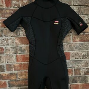 Billabong Women’s 2|2mm Synergy SS Zip Wetsuit Size 4 SM Recycler Series